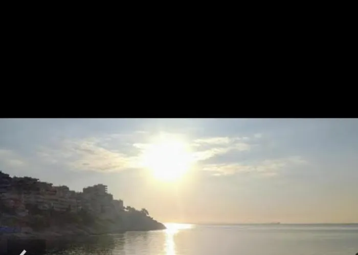 Carnagio Season شقة